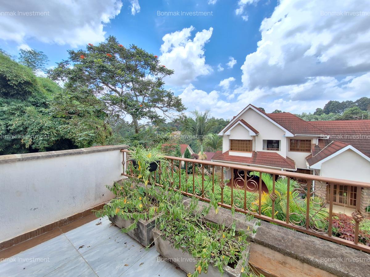 4 Bed Townhouse with En Suite at Rossylin Lone Tree - 9