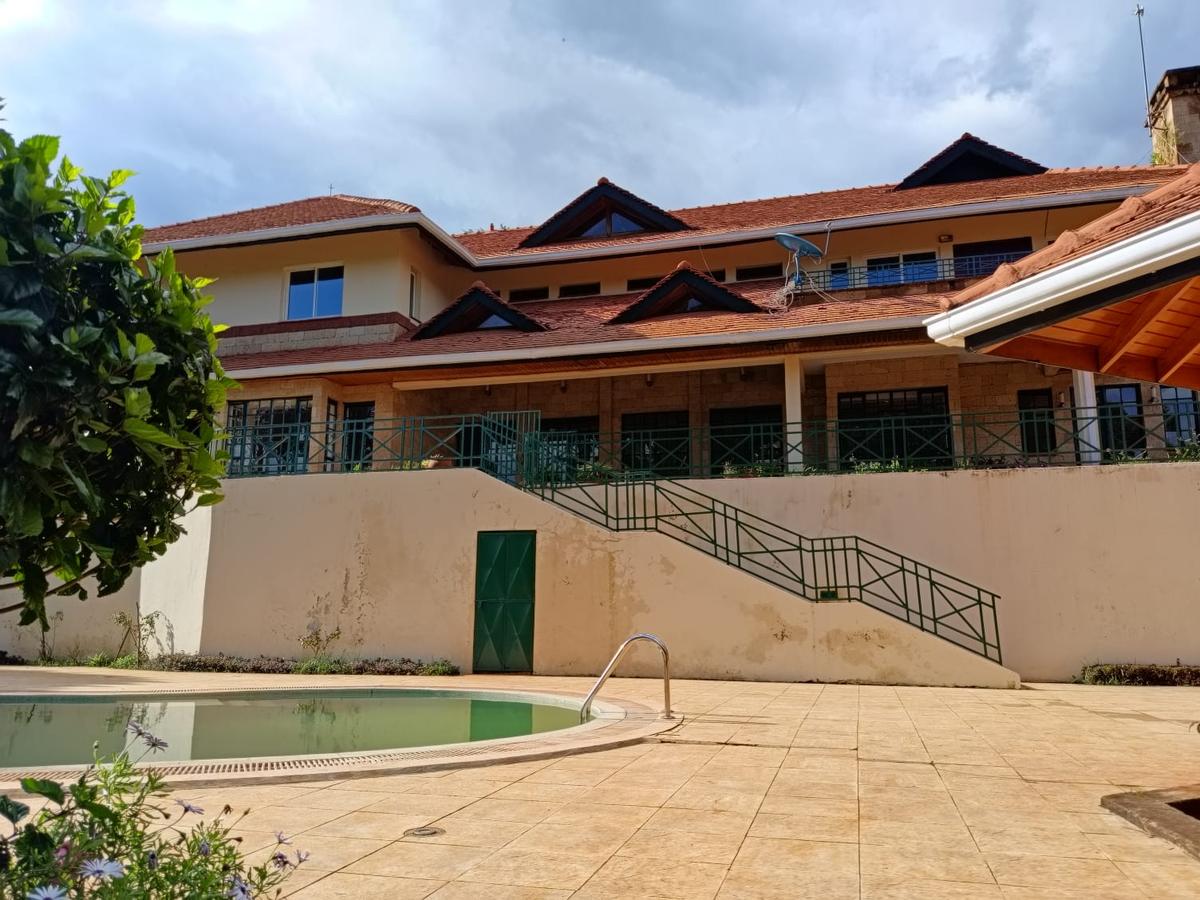 5 Bed House with En Suite at Nyari - 6