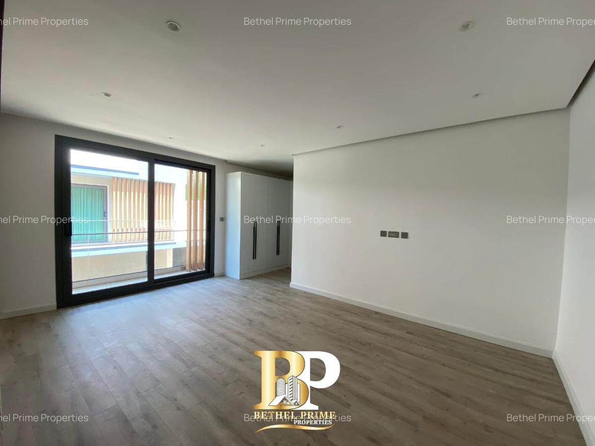 5 Bed Townhouse with En Suite in Lavington - 13