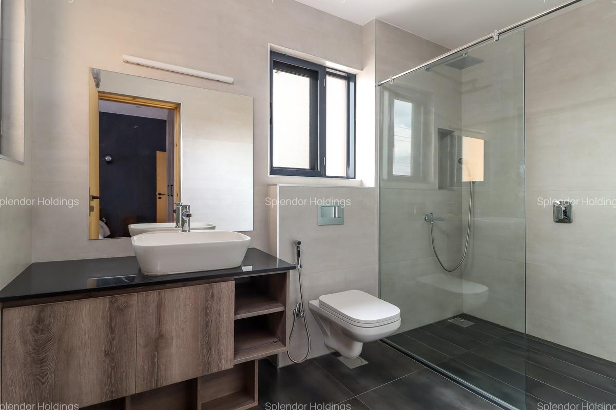 4 Bed Townhouse with En Suite in Langata - 7