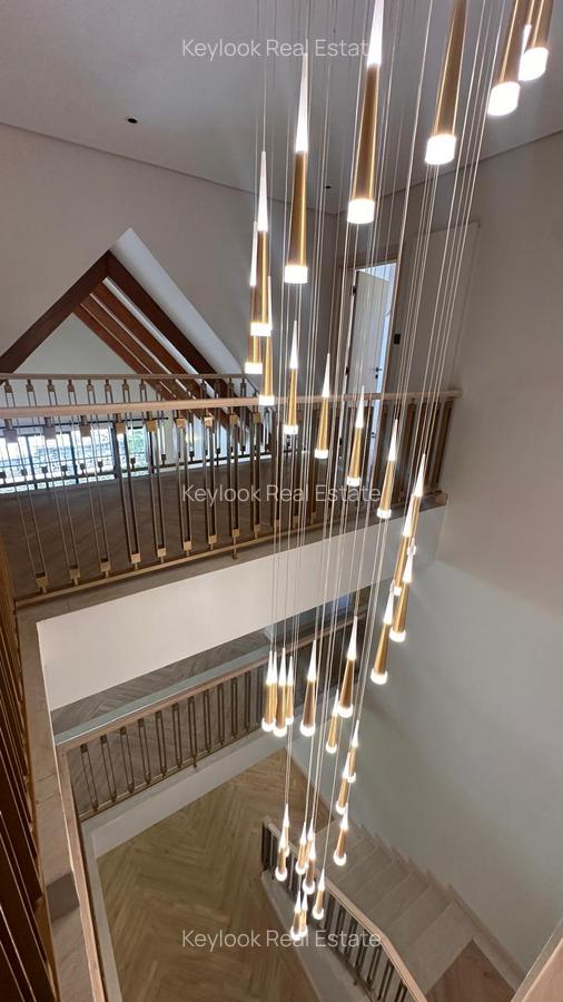 6 Bed Townhouse with En Suite at Lavington Green - 7