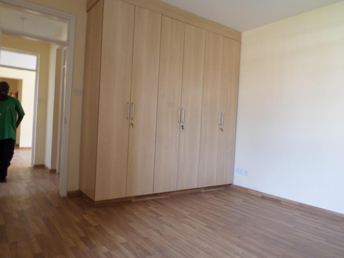 3 Bed Apartment with En Suite at Lavington - 11