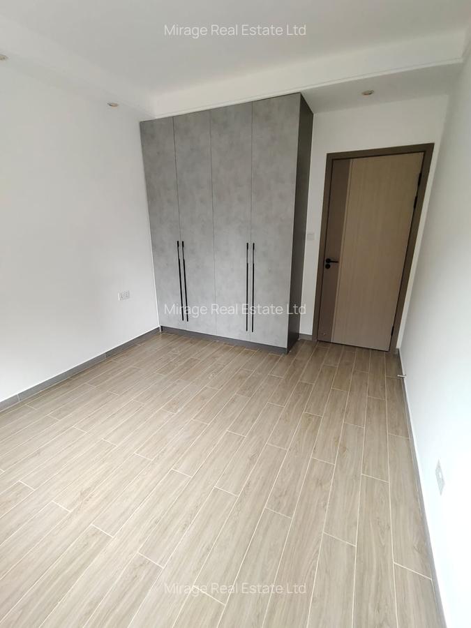 3 Bed Apartment with Gym in Riverside - 13