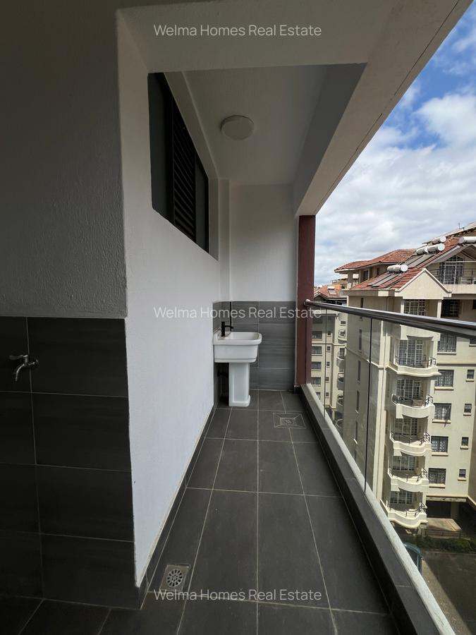 2 Bed Apartment with En Suite in Lavington - 9