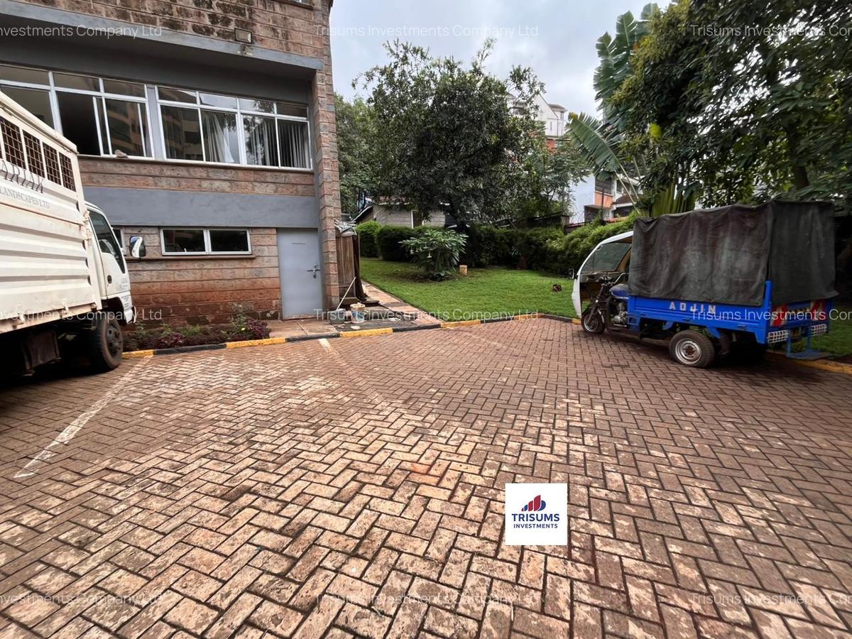 5 Bed Townhouse with En Suite at Prp7+494 - 1