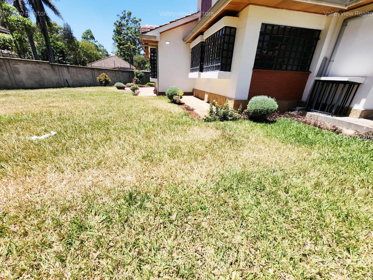 4 Bed Townhouse with En Suite at Lavington - 9