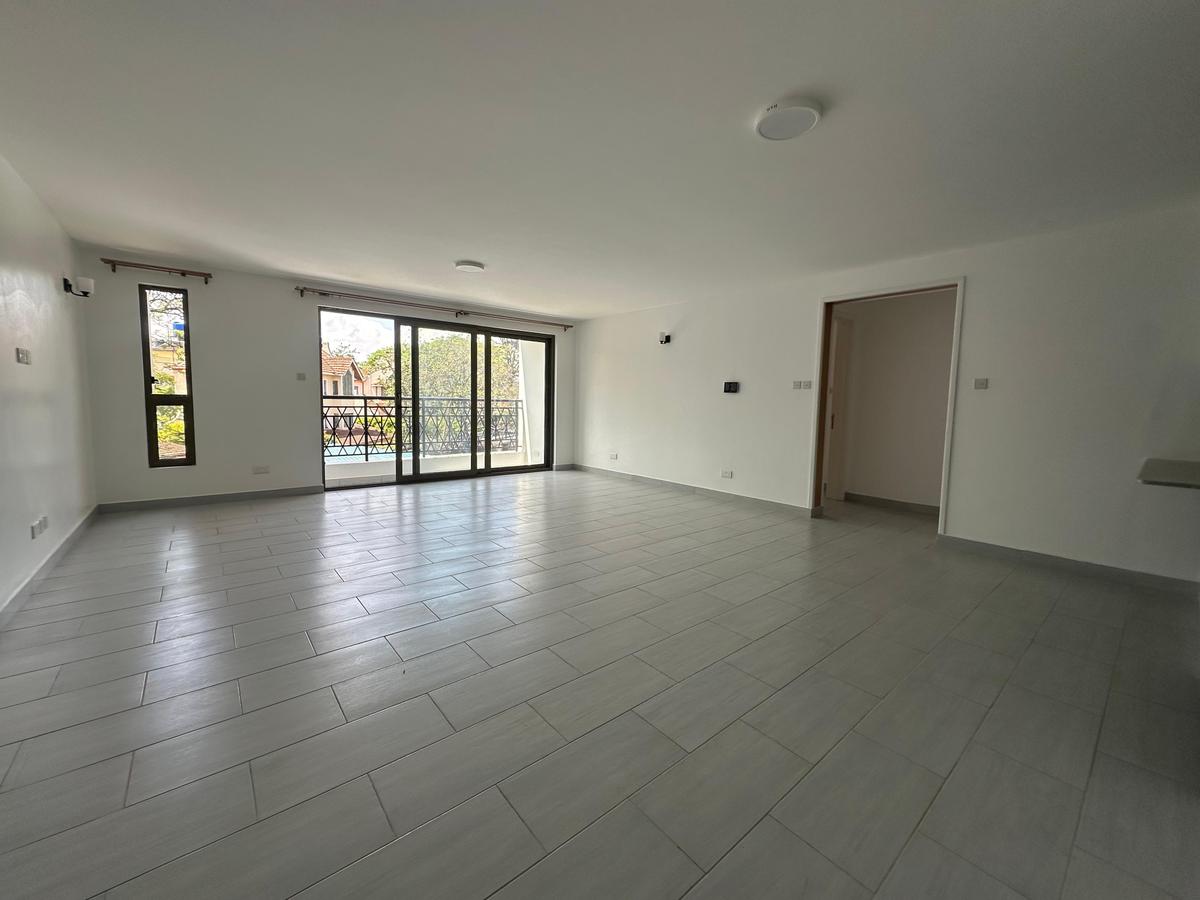 3 Bed Apartment with En Suite at Lavington - 2