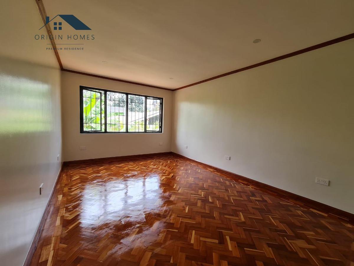 4 Bed House with En Suite at Lavington - 20