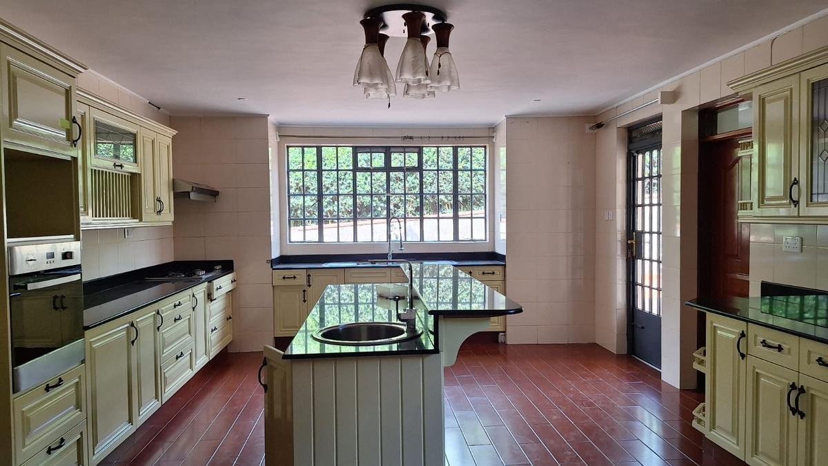 6 Bed House with En Suite in Kitisuru - 12