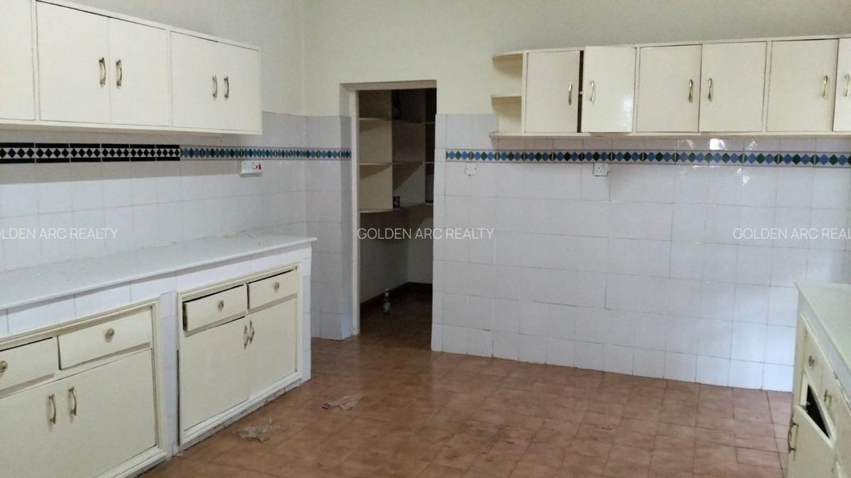 6 Bed Townhouse with En Suite in Karen - 9