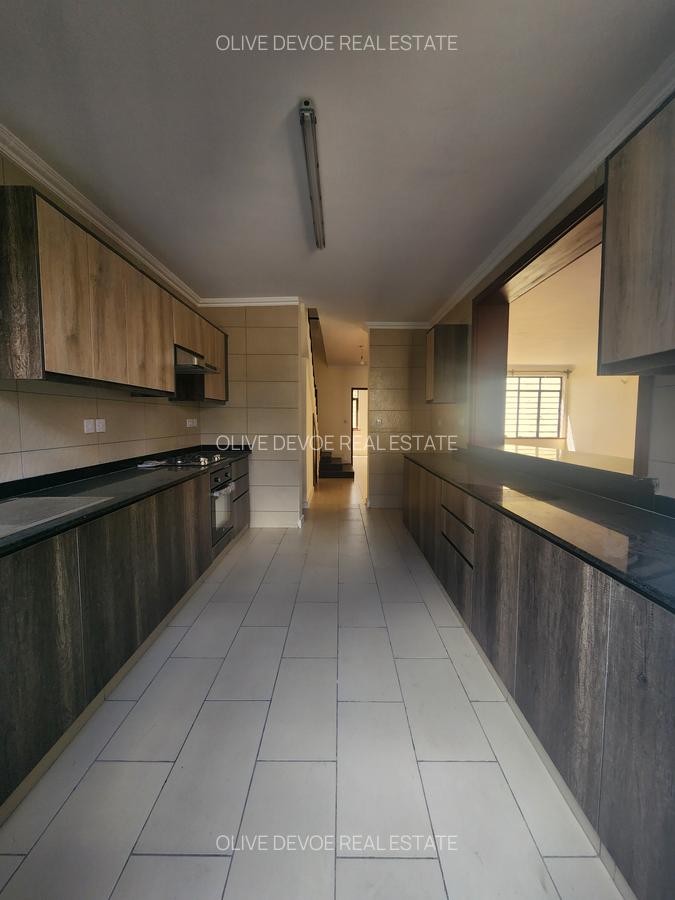 5 Bed Townhouse with En Suite in Syokimau - 4