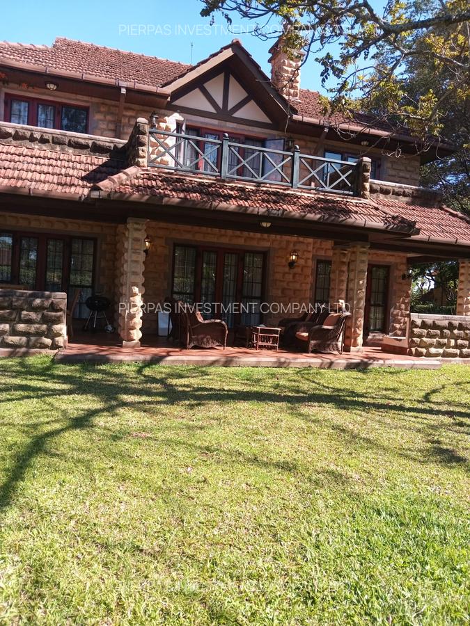 3 Bed Townhouse with En Suite in Ridgeways - 1