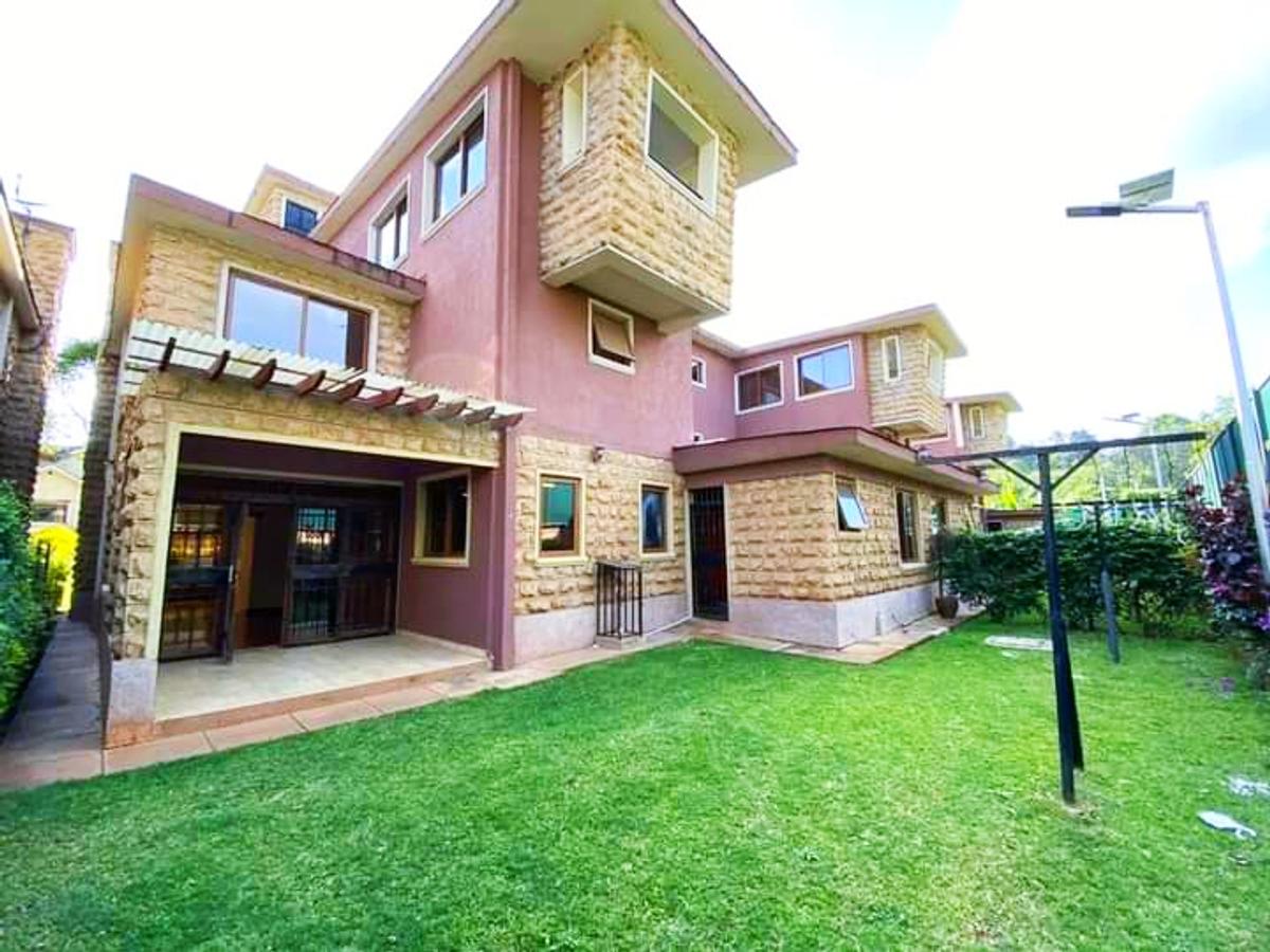 5 bed townhouse with en suite at chalbi drive