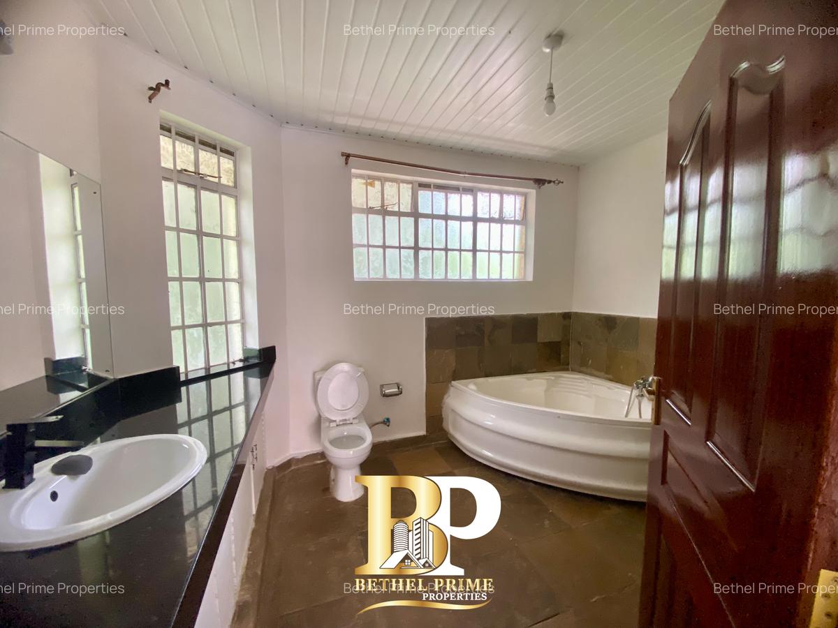 4 Bed Townhouse with En Suite in Spring Valley - 11