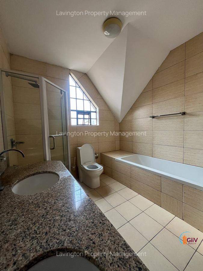 4 Bed Townhouse with En Suite at Lavington Green - 7