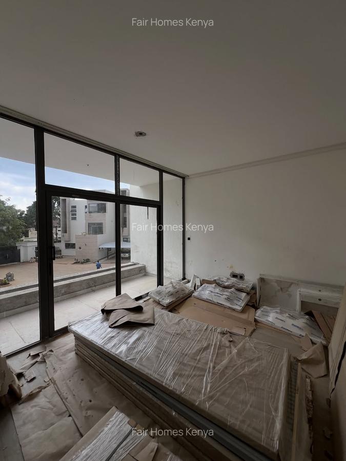 5 Bed Townhouse with En Suite at Lavington Green - 5