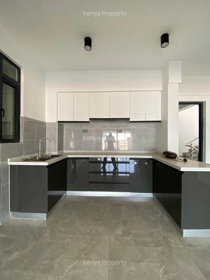 2 Bed Apartment with En Suite at George Padmore - 11