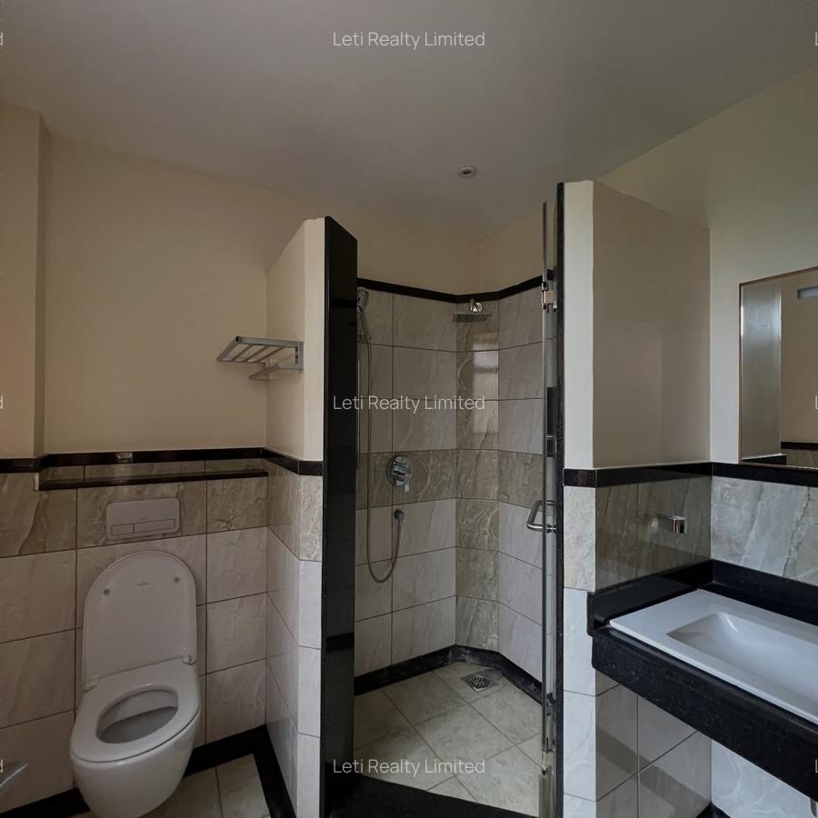 5 Bed Townhouse with En Suite in Lavington - 9