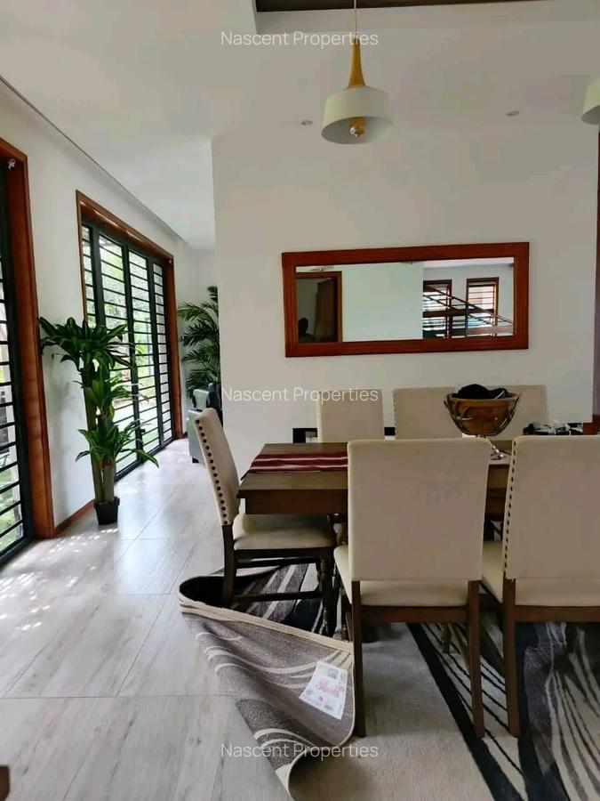 4 Bed House with En Suite in Rosslyn - 5