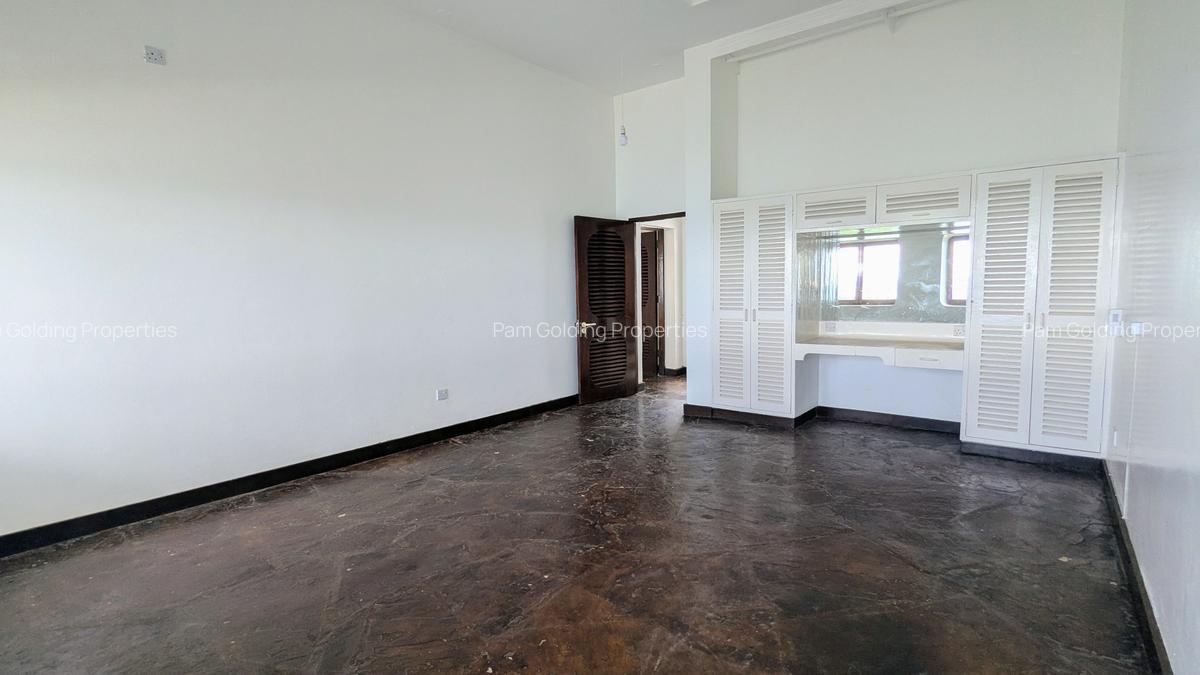 3 Bed House with En Suite at Greenwood - 16