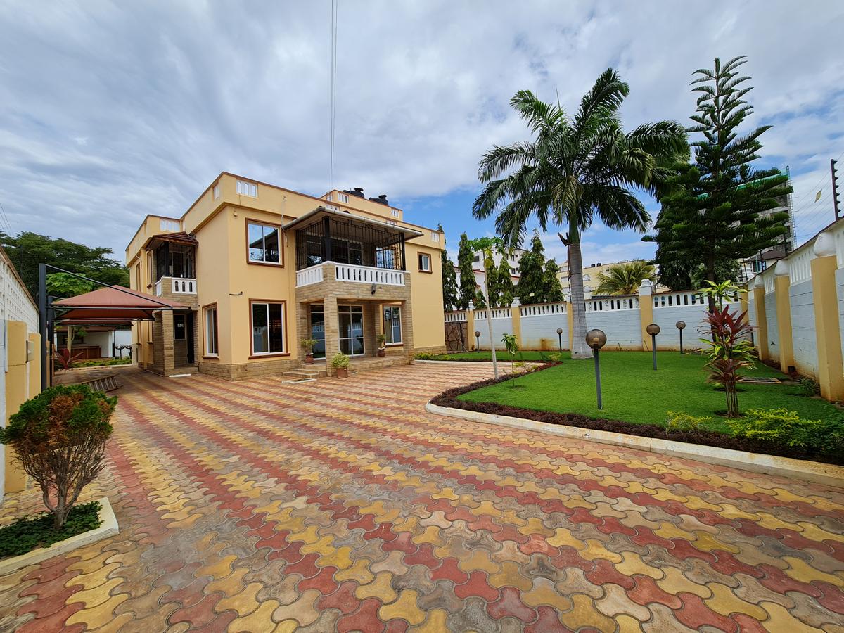 4 Bed House with En Suite in Nyali Area - 1