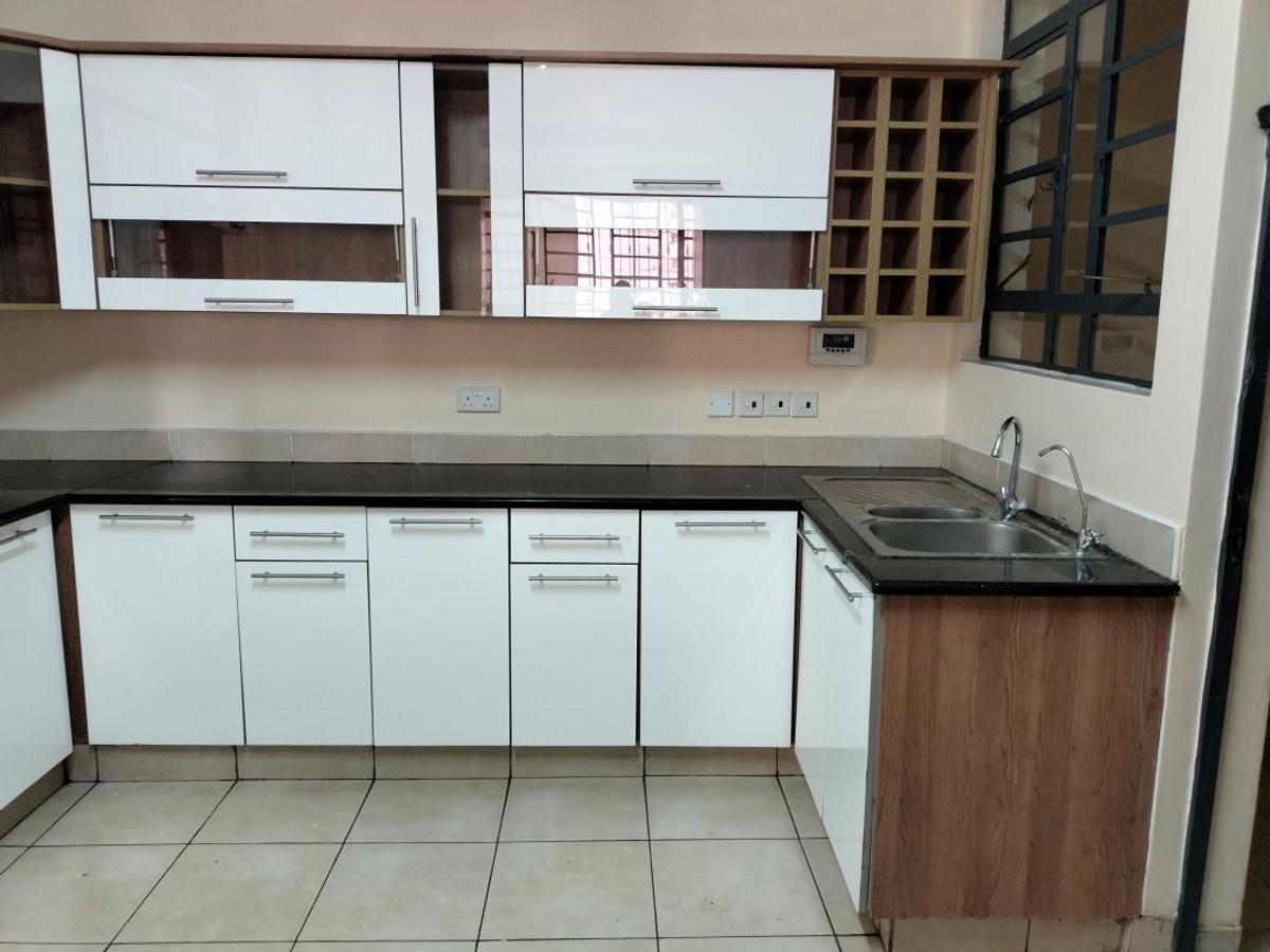 3 Bed Apartment with En Suite in Westlands Area - 6