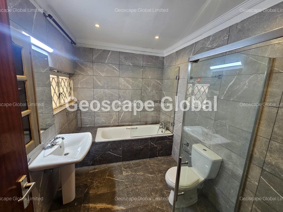 4 Bed House with En Suite in Gigiri - 4