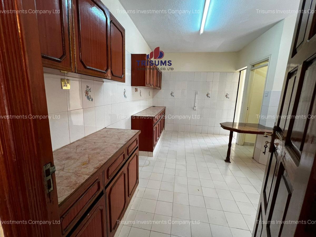 3 Bed Apartment with En Suite at Westland - 17