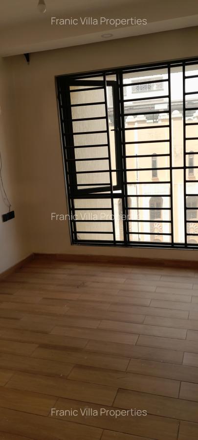 4 Bed Apartment with En Suite at Parklands - 3
