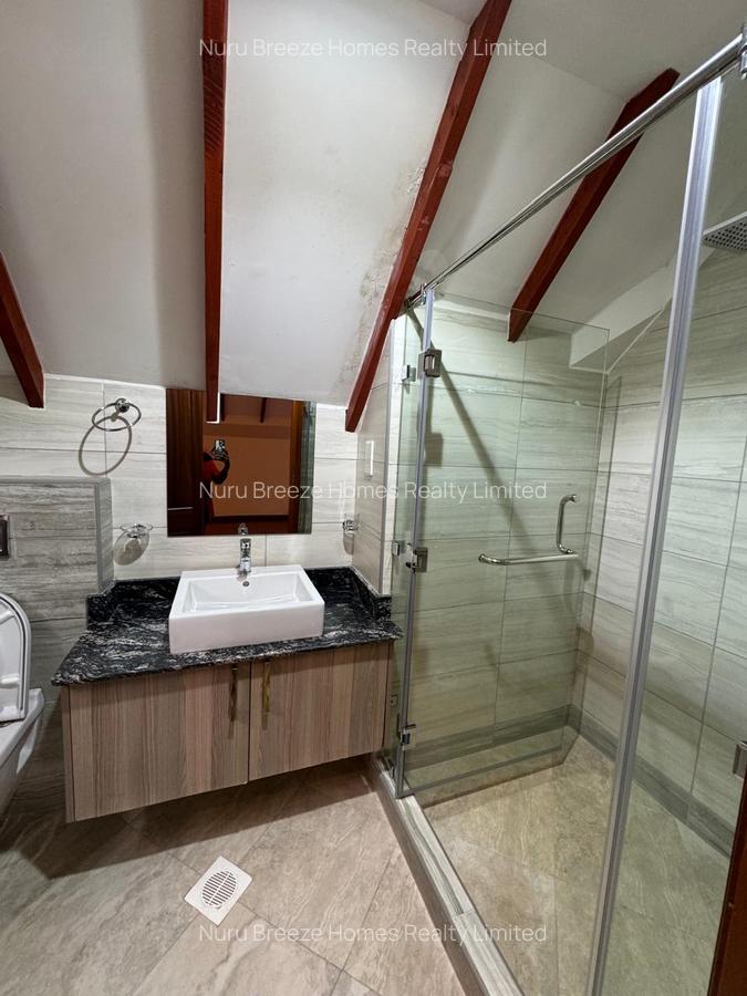 5 Bed Townhouse with En Suite in Lavington - 19