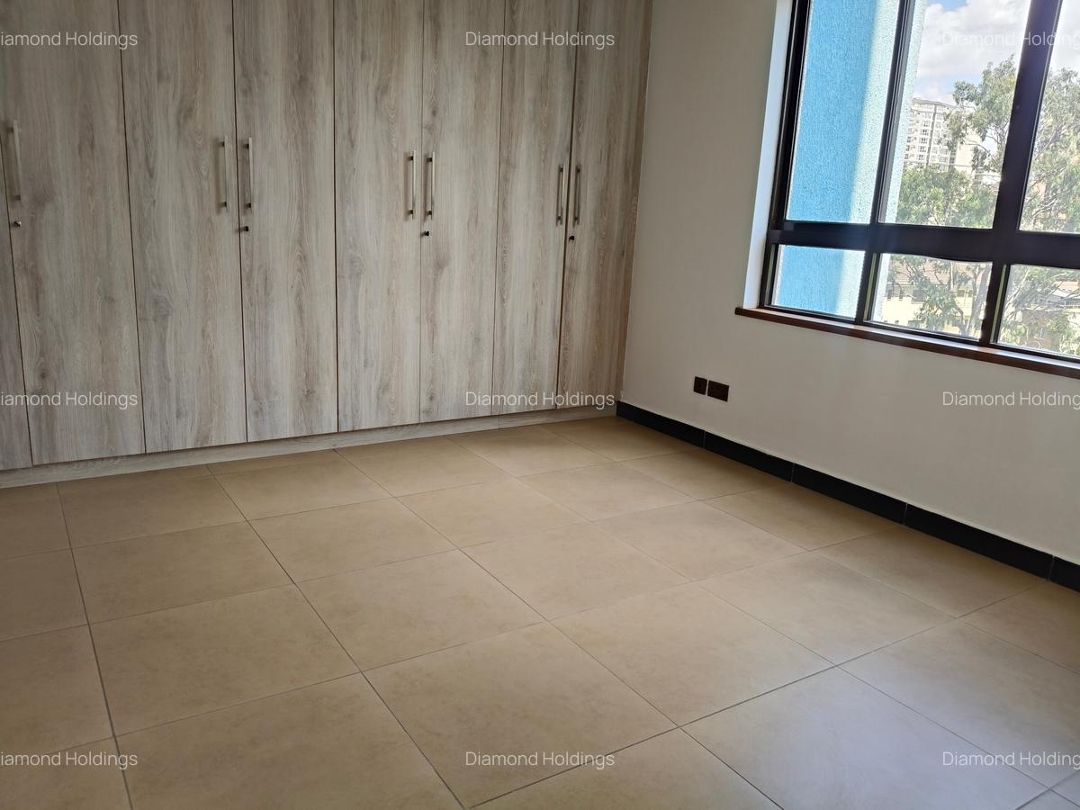 2 Bed Apartment with En Suite at Parklands - 5