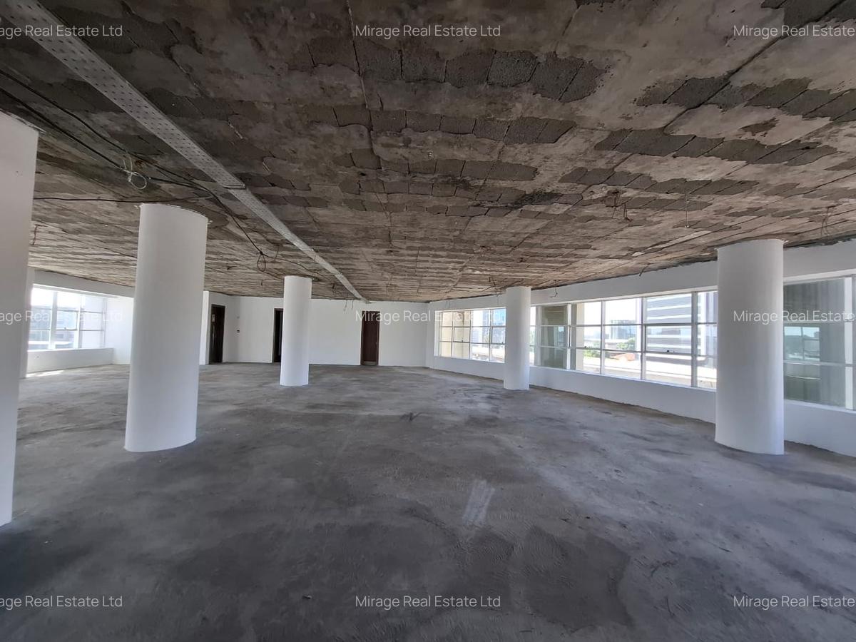 3,036 ft² Office with Service Charge Included in Westlands Area - 18