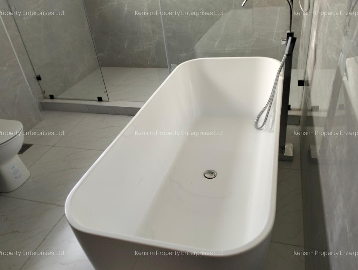 6 Bed Townhouse with En Suite in Lavington - 18