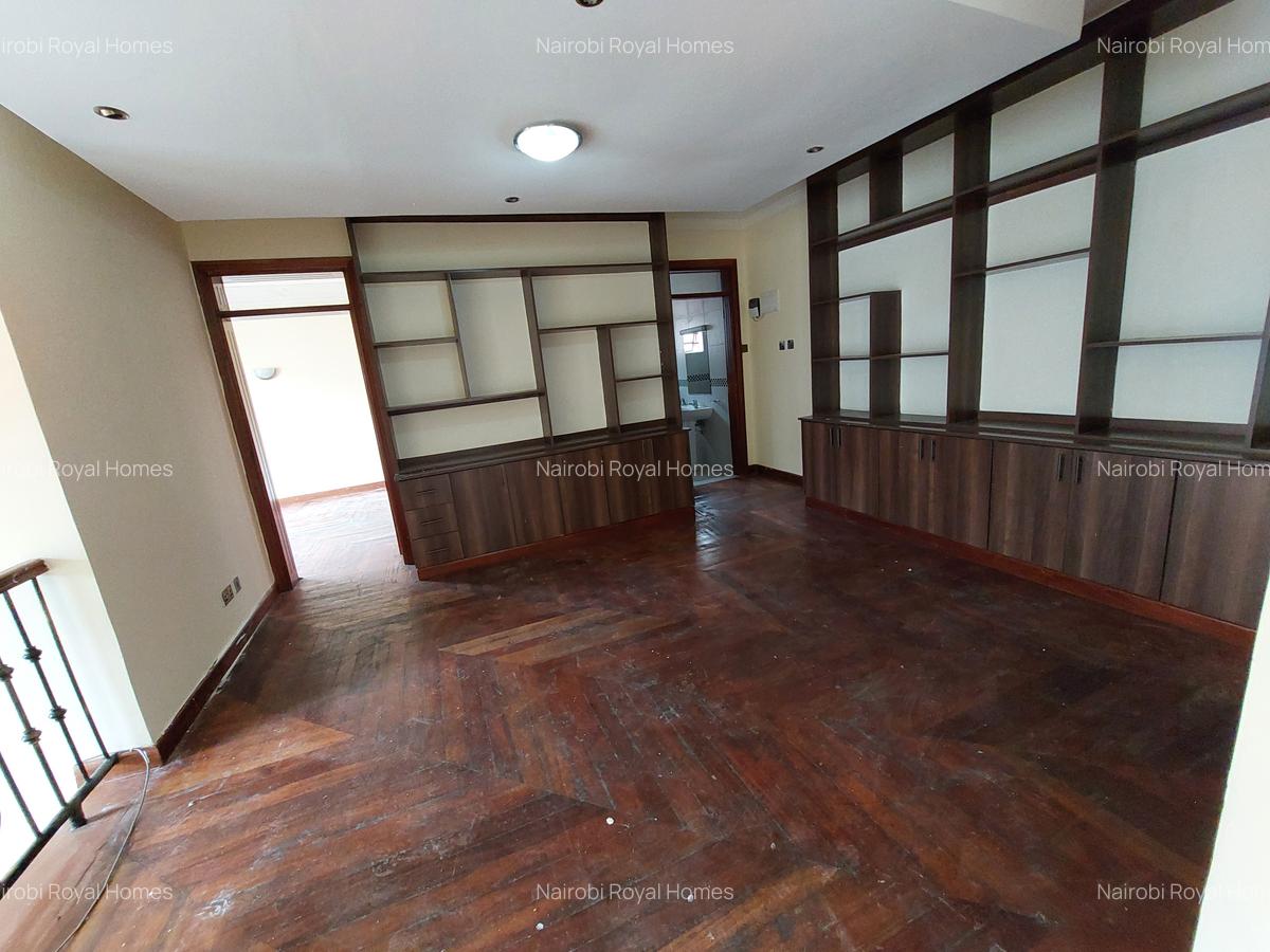 5 Bed Townhouse with En Suite at Convent Drive - 4