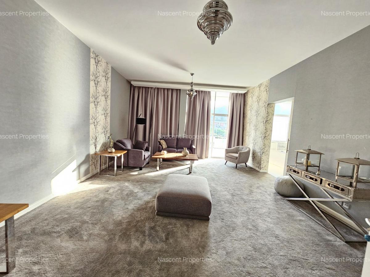 4 Bed Villa with En Suite in Spring Valley - 5