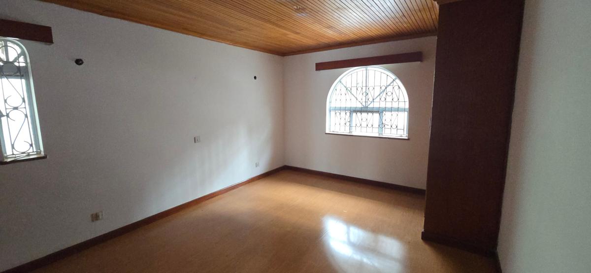 5 Bed Townhouse with En Suite at Brookside Drive - 10