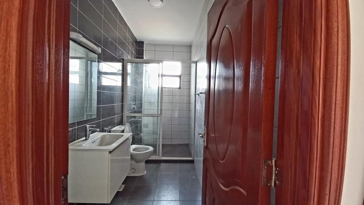 3 Bed Apartment with En Suite in Parklands - 13