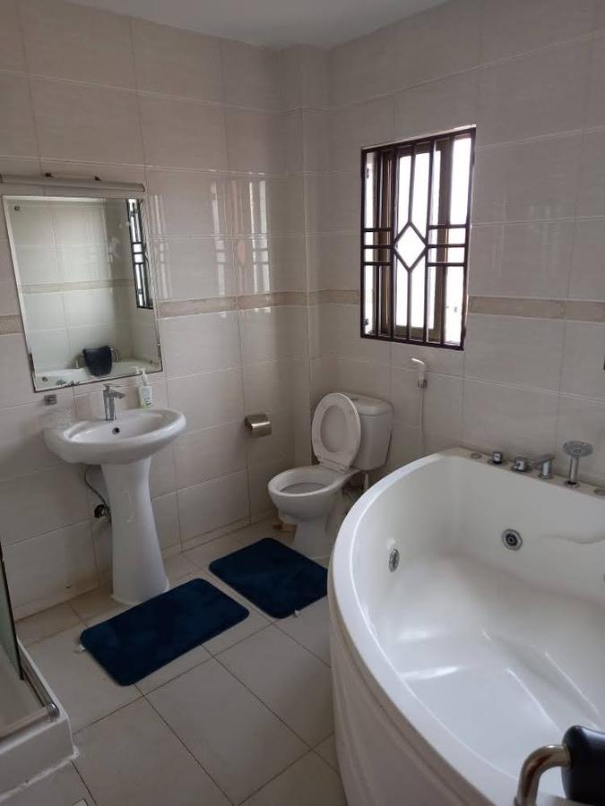 Serviced 3 Bed Apartment with En Suite in Kileleshwa - 11