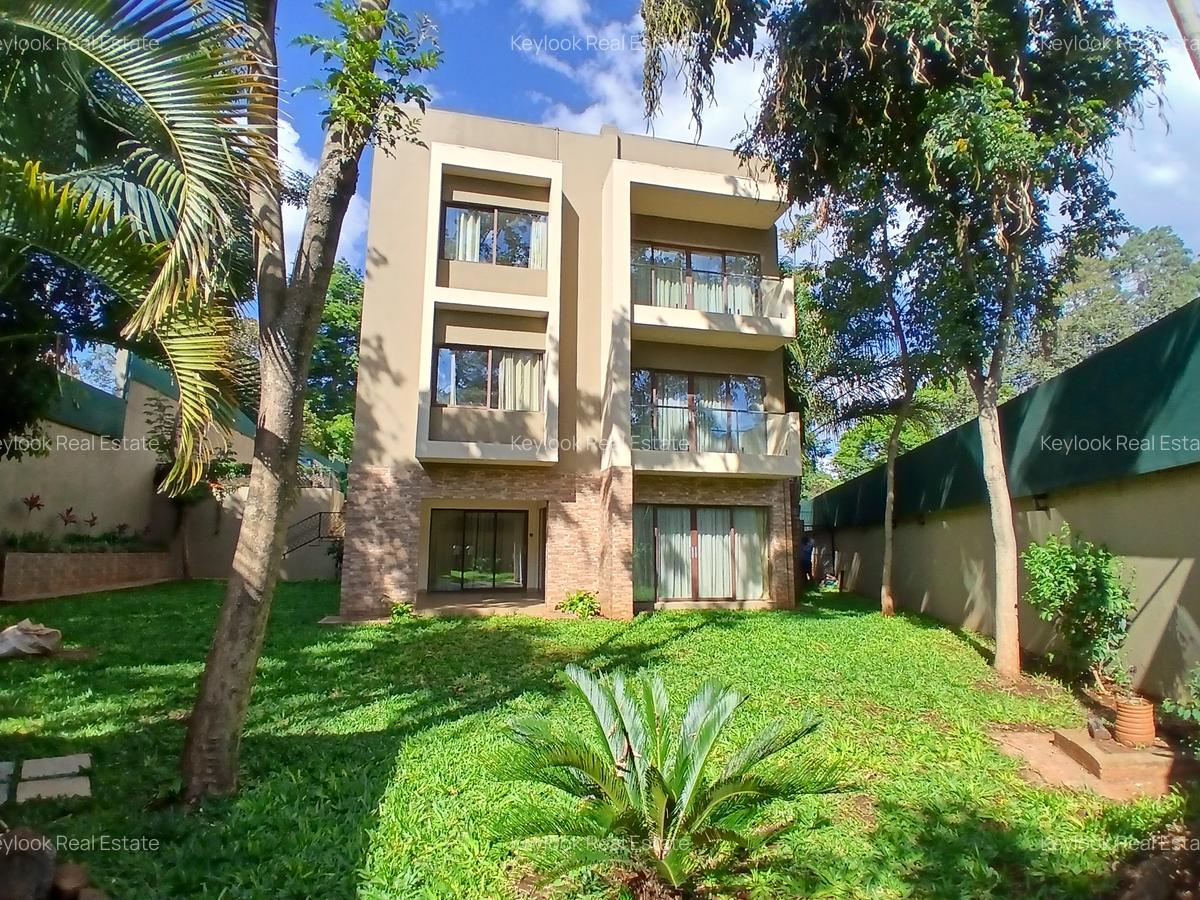 5 Bed Townhouse with En Suite at Lavington - 3