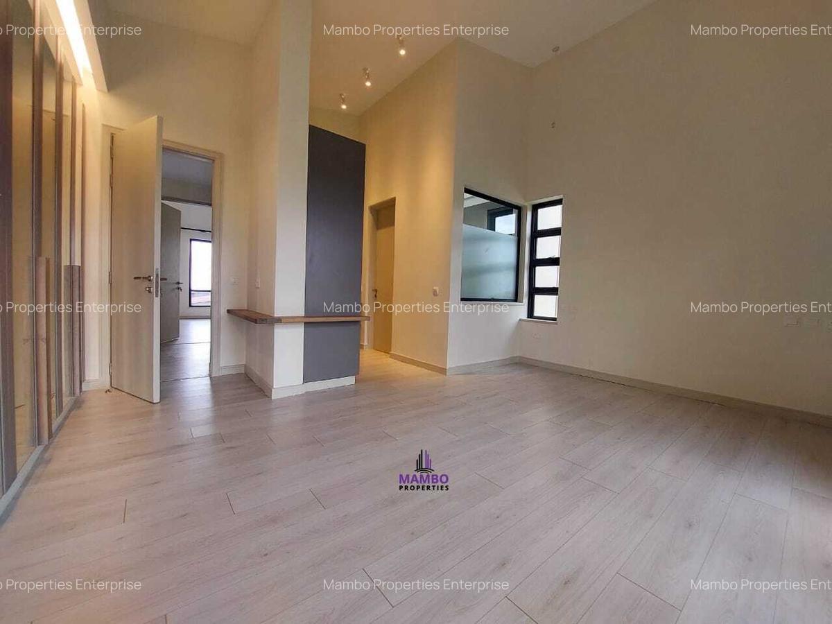 4 Bed Villa with En Suite at Redhill - 8