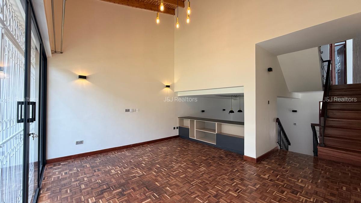 4 Bed Townhouse with En Suite in Rhapta Road - 8