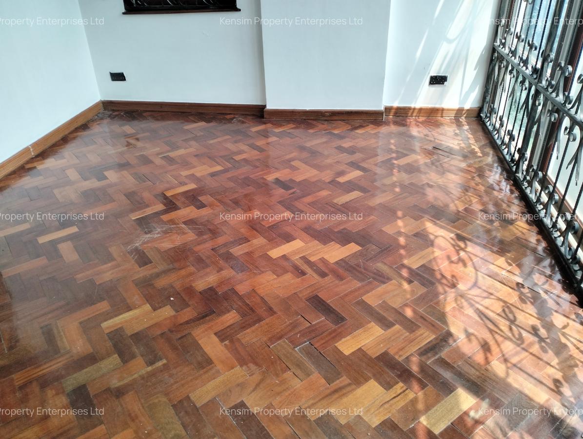 5 Bed Townhouse with En Suite in Lavington - 5