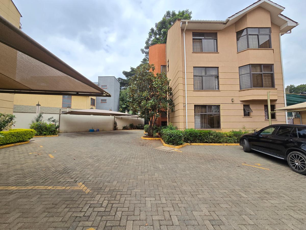 6 Bed Townhouse with En Suite at James Gichuru - 1