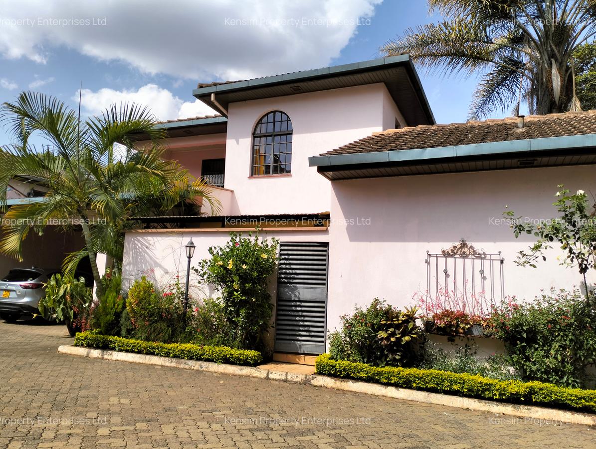 4 Bed Townhouse with En Suite in Lavington - 2