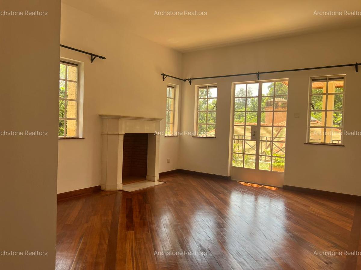 5 Bed House with Swimming Pool in Nyari - 9