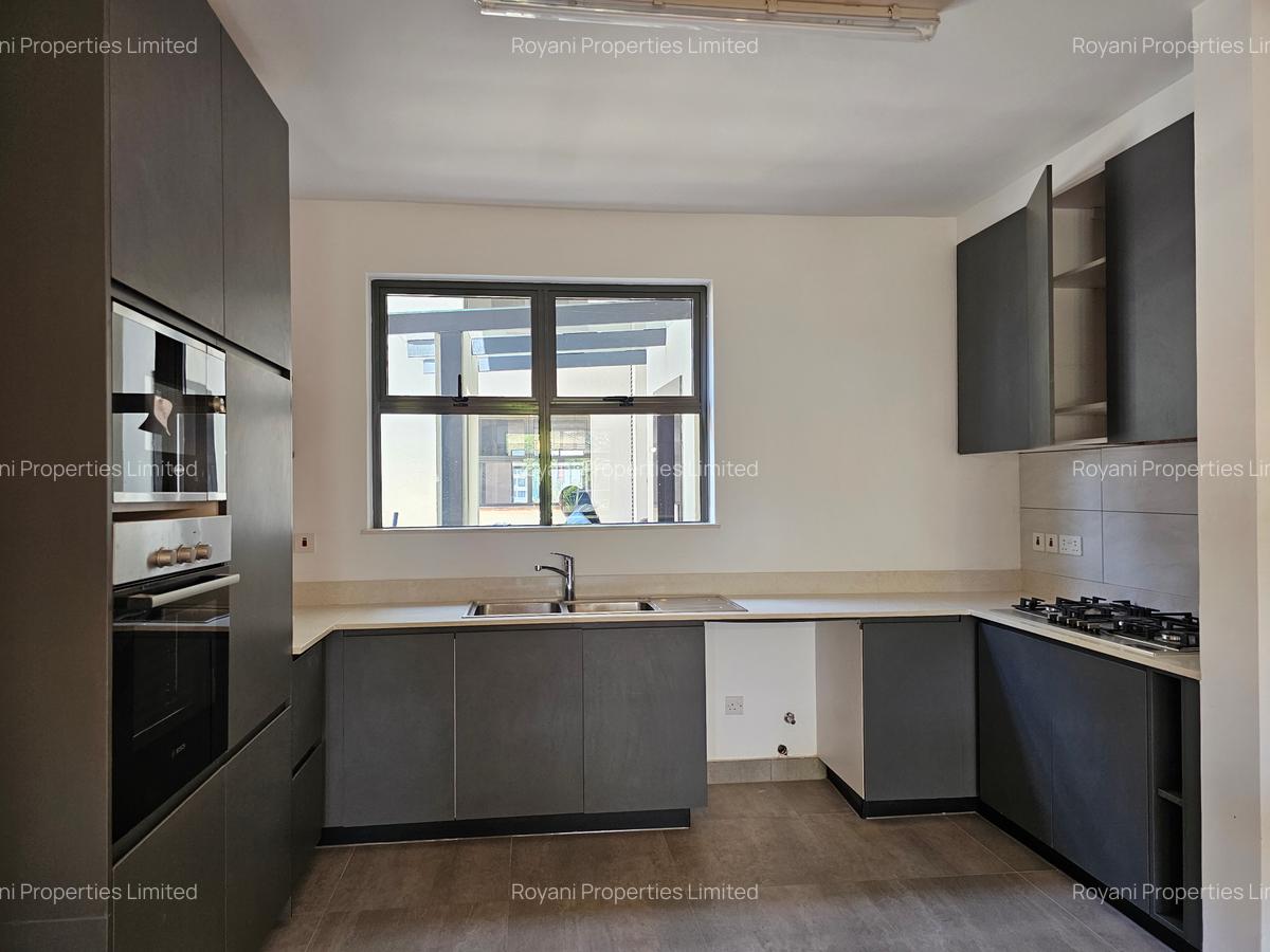 4 Bed House with En Suite in Ruaka - 8