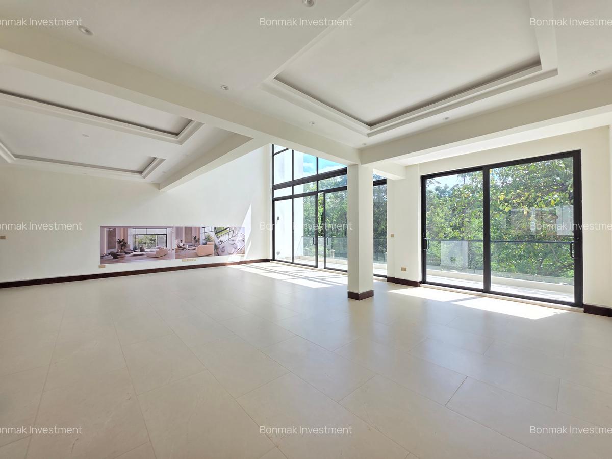 6 Bed Townhouse with En Suite at Old Kitusuru - 11