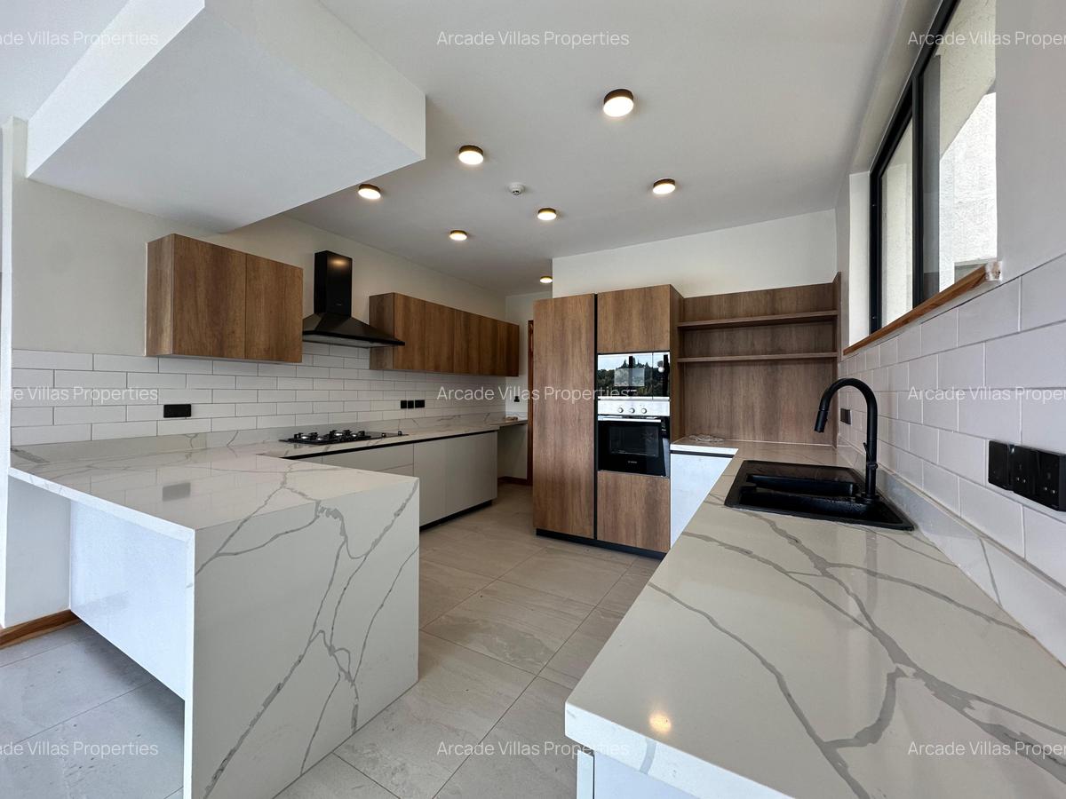 4 Bed Apartment with En Suite in Westlands Area - 5