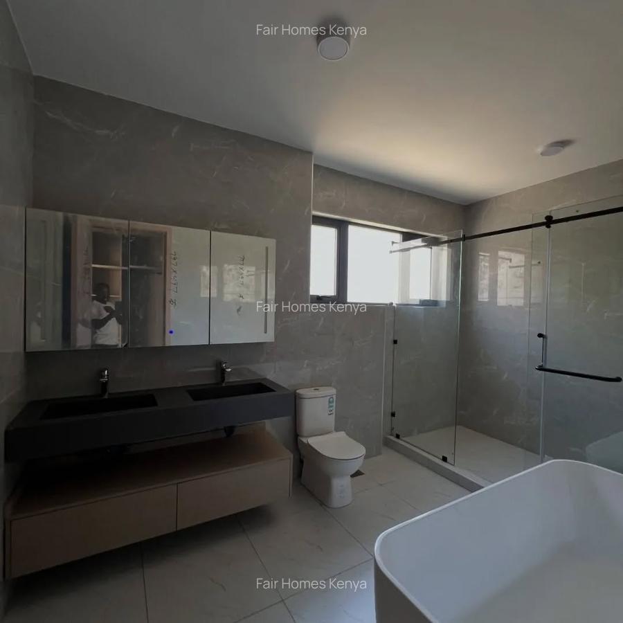 6 Bed Townhouse with En Suite at Lavington Green - 9