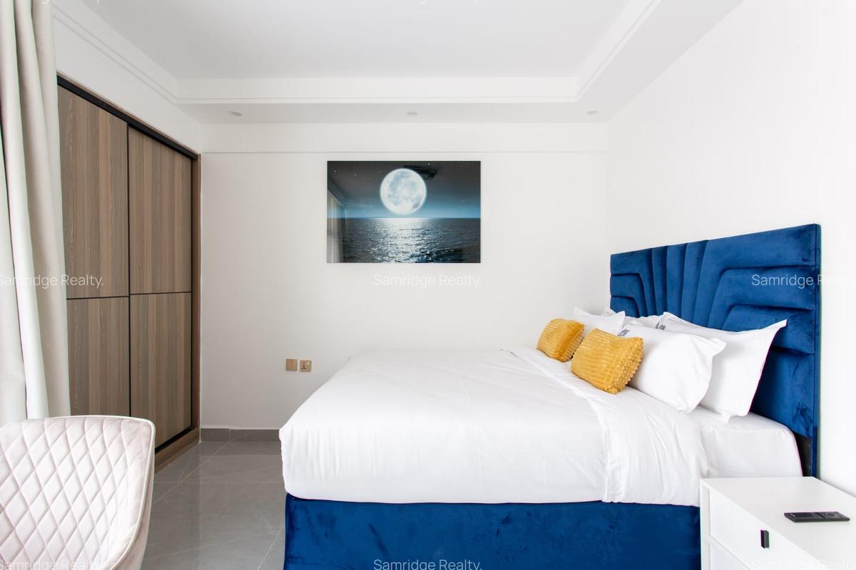 Serviced Studio Apartment with En Suite in Lavington - 2